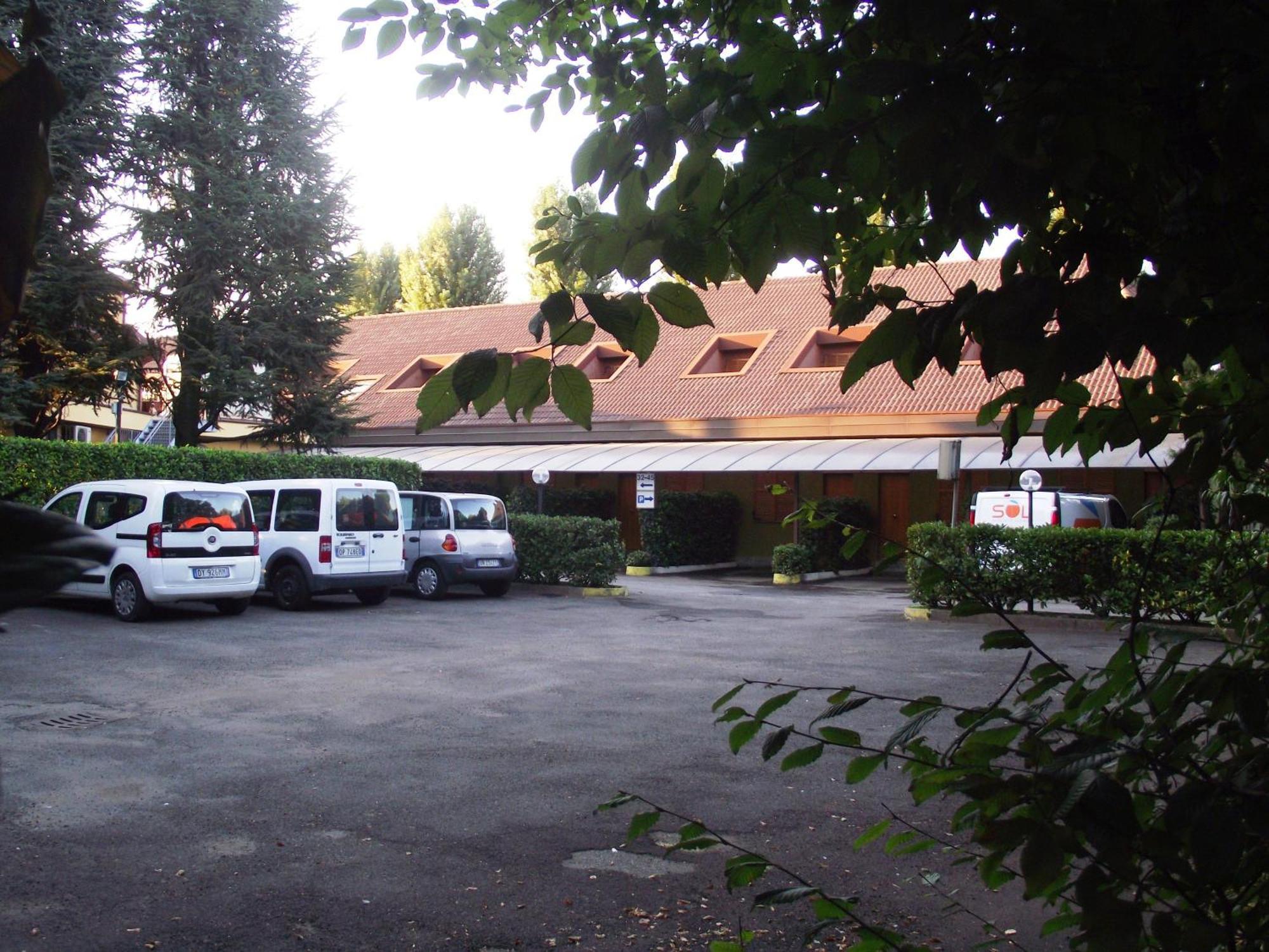 Hotel Motel Ovest Vittuone Zewnętrze zdjęcie
