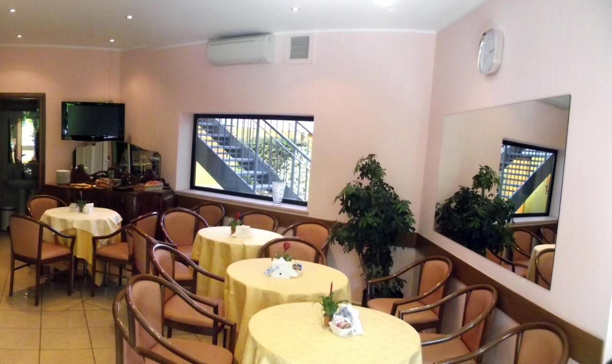 Hotel Motel Ovest Vittuone Zewnętrze zdjęcie