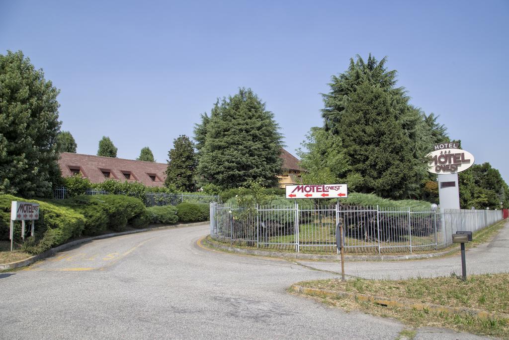 Hotel Motel Ovest Vittuone Zewnętrze zdjęcie