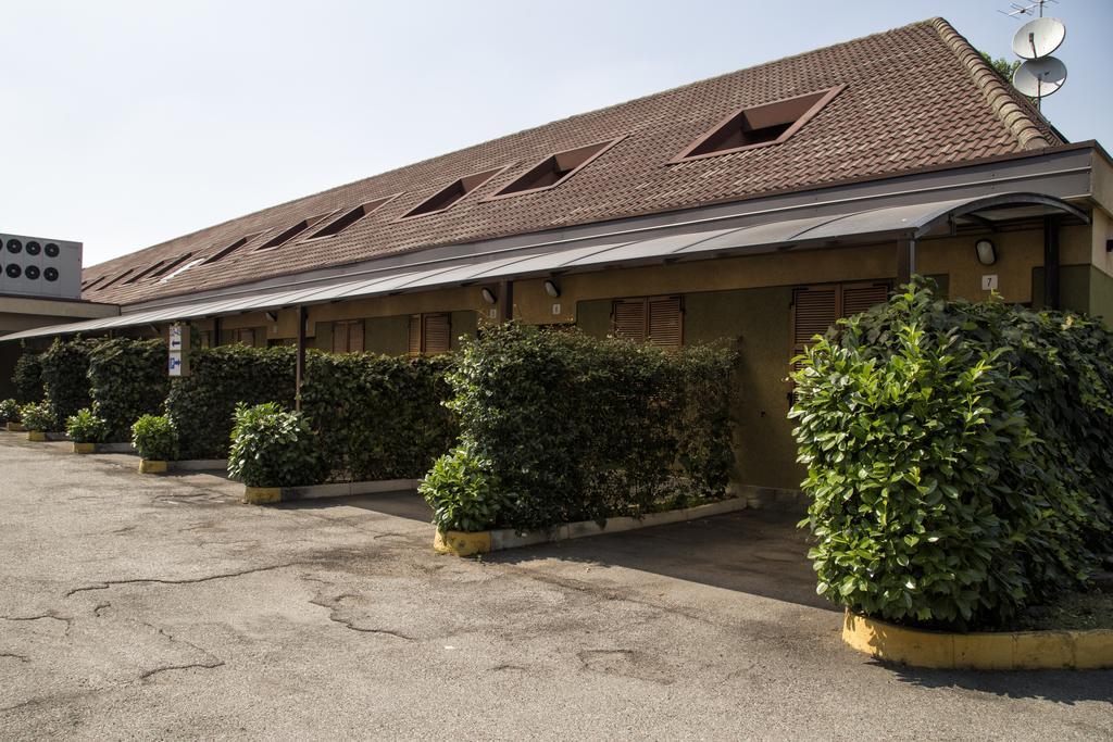 Hotel Motel Ovest Vittuone Zewnętrze zdjęcie