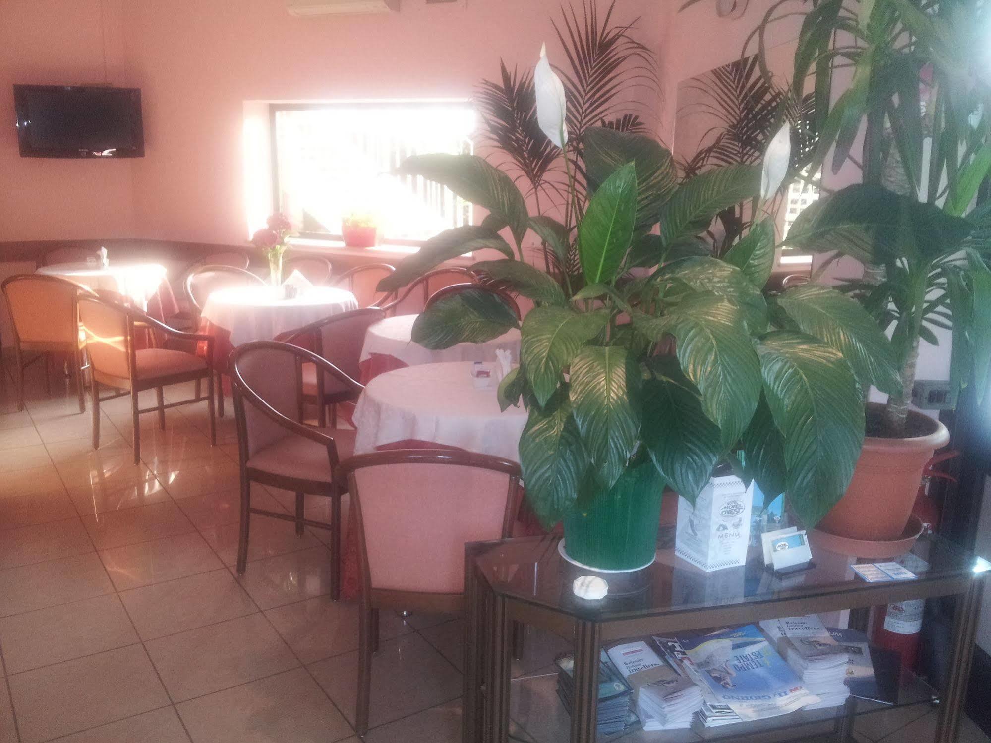 Hotel Motel Ovest Vittuone Zewnętrze zdjęcie