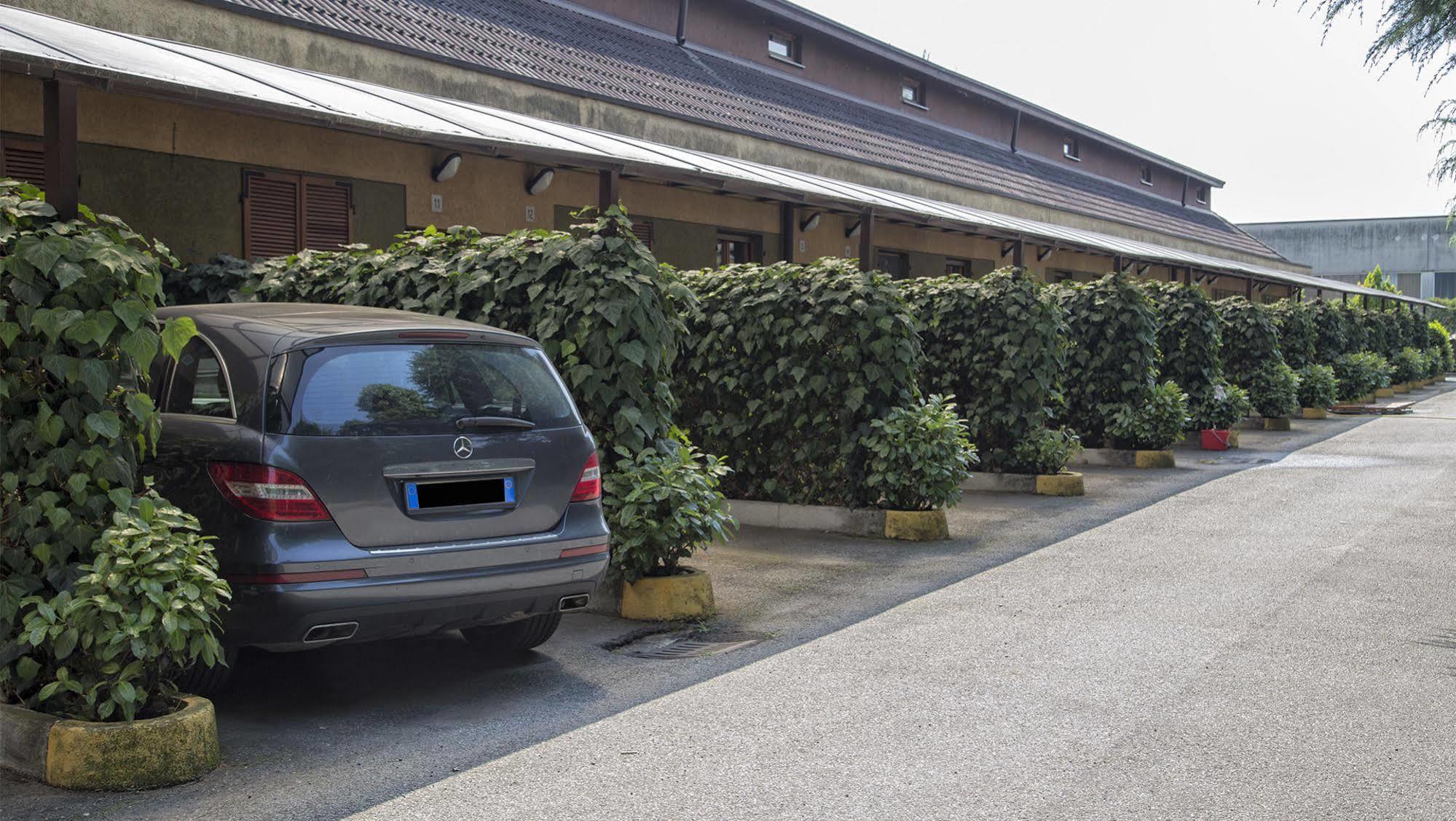 Hotel Motel Ovest Vittuone Zewnętrze zdjęcie